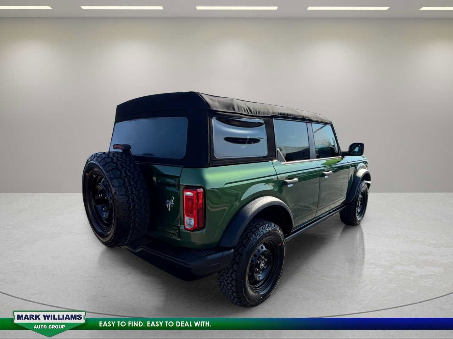 Used 2023 Ford Bronco Black Diamond AWD/4WD image 6