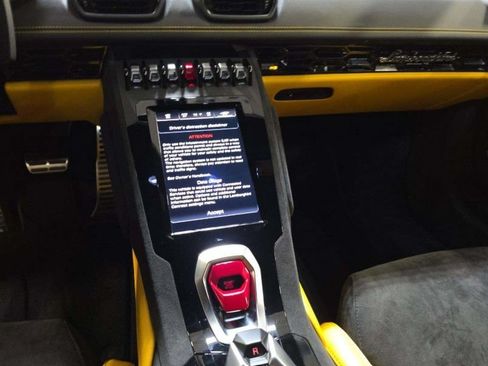 Used 2023 Lamborghini Huracan Tecnica RWD image 3