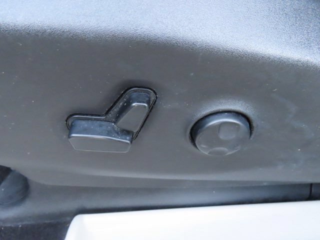 Used 2021 Chrysler Pacifica Touring-L FWD image 23