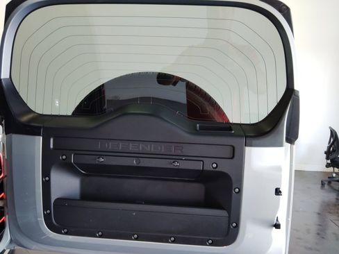 Used 2022 Land Rover Defender 110 X image 9