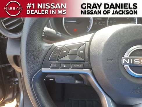 Used 2022 Nissan Kicks S FWD image 13