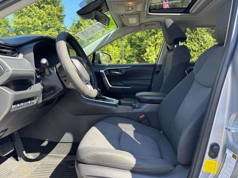 Used 2019 Toyota RAV4 XLE w/ Convenience Package AWD/4WD image 14