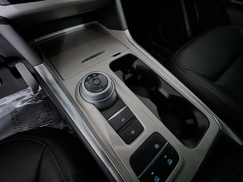 Used 2023 Ford Explorer XLT w/ Equipment Group 202A image 25