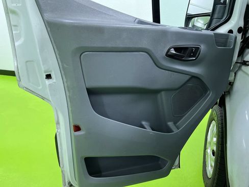 Used 2019 Ford Transit 250 130 Low Roof w/ Exterior Upgrade Package RWD image 14