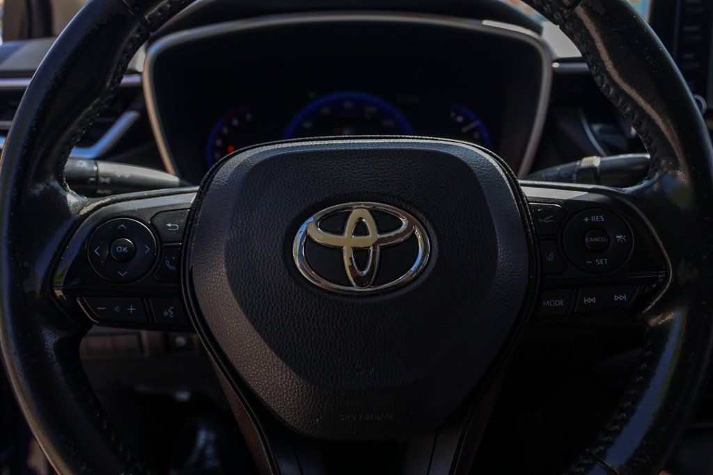 Used 2022 Toyota Corolla LE w/ Premium Interior Package FWD image 26