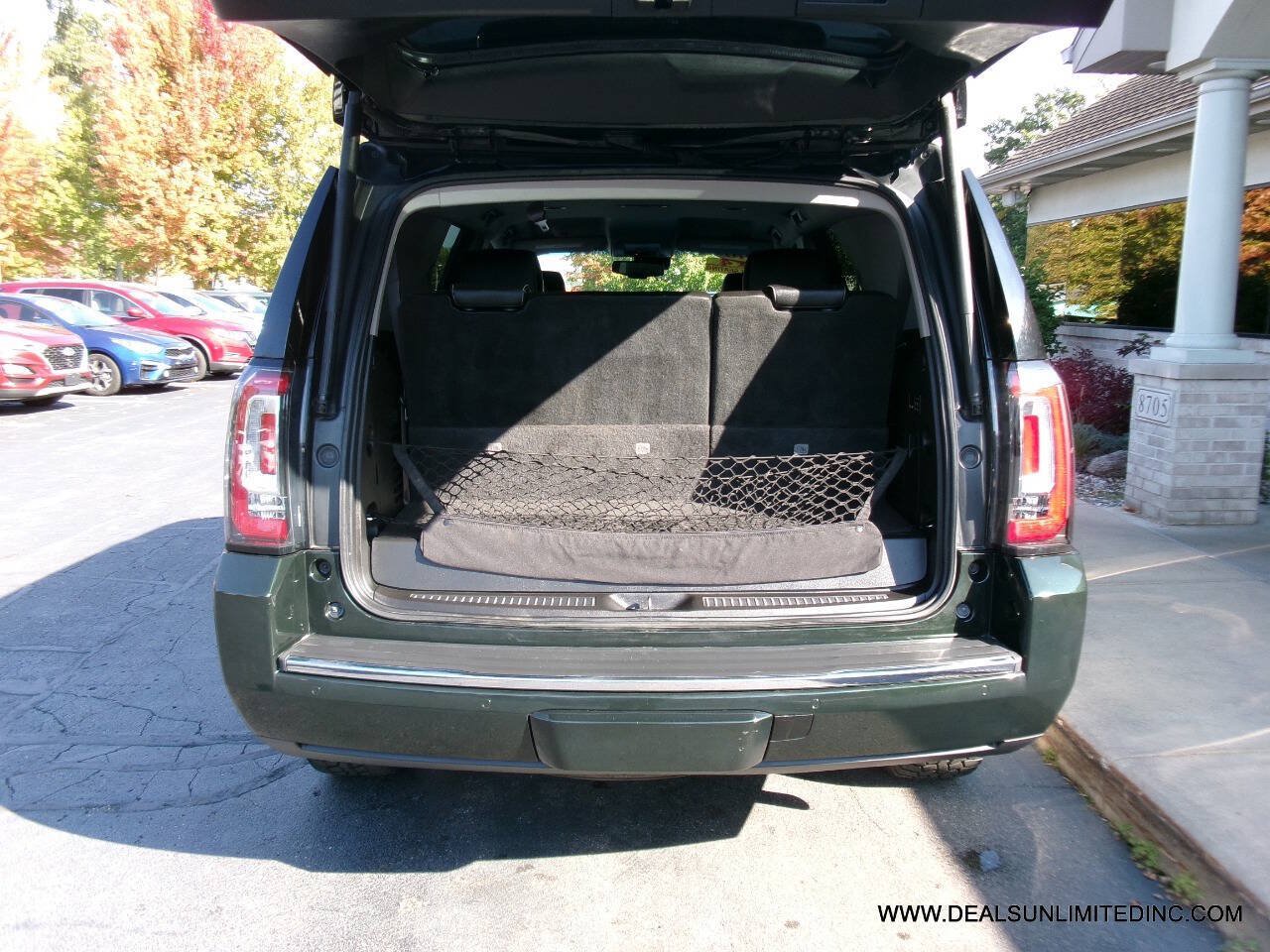 Used 2016 GMC Yukon SLT AWD/4WD image 29
