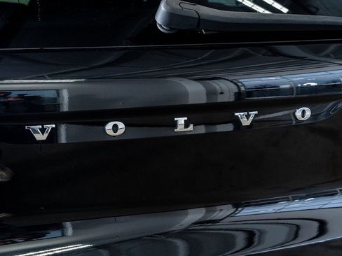 Used 2021 Volvo XC40 P8 Recharge w/ Advanced Package image 25