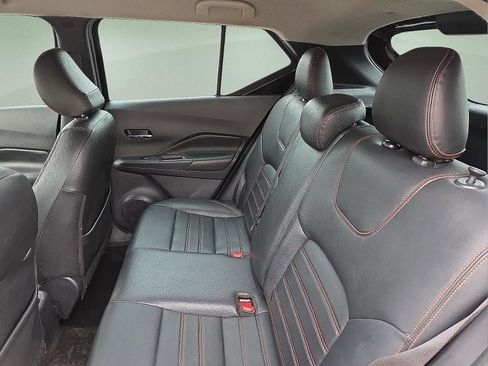 Used 2019 Nissan Kicks SR w/ SR Premium Package image 10