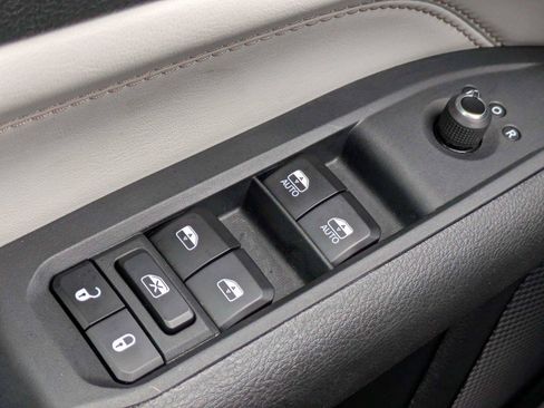 Certified 2025 Jeep Compass Limited AWD/4WD image 26