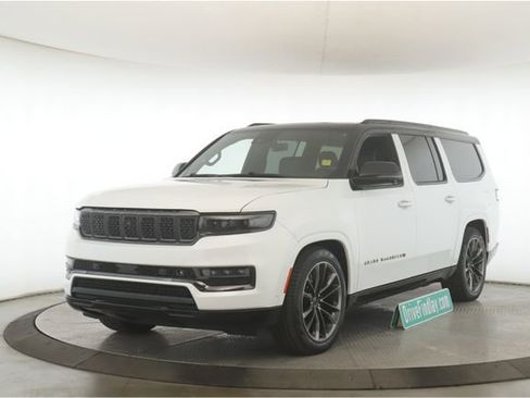 Used 2025 Jeep Grand Wagoneer L Series III w/ Rear Seat Video Group 1 image 10