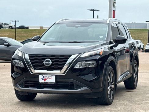 Used 2023 Nissan Rogue SL w/ SL Premium Package image 4