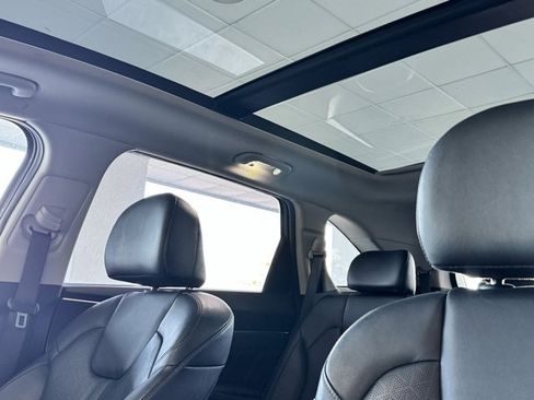 Used 2023 Kia Sorento SX image 7