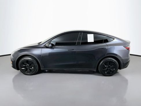 Used 2024 Tesla Model Y Long Range RWD image 4