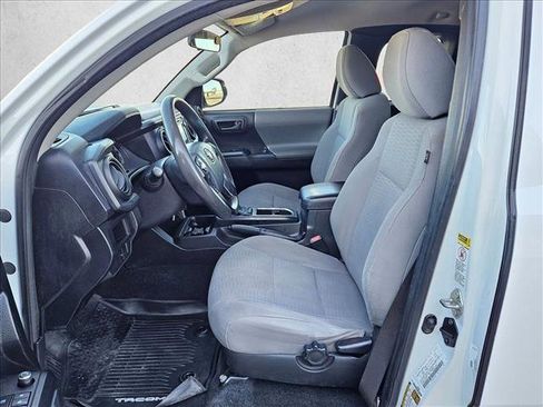 Used 2016 Toyota Tacoma SR image 16