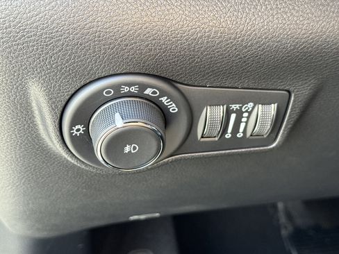 New 2026 Jeep Compass Limited image 38