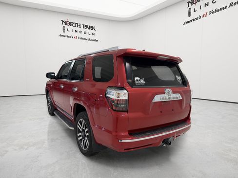 Used 2022 Toyota 4Runner Limited AWD/4WD image 3