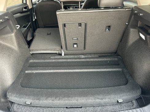 New 2025 Volkswagen Taos SE image 13