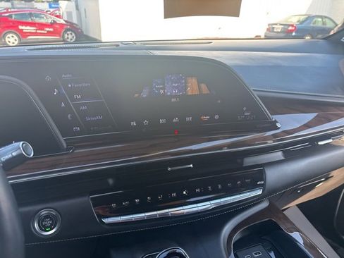 Certified 2023 Cadillac Escalade Premium Luxury Platinum image 24
