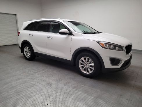 Used 2016 Kia Sorento LX w/ LX Convenience Package image 11
