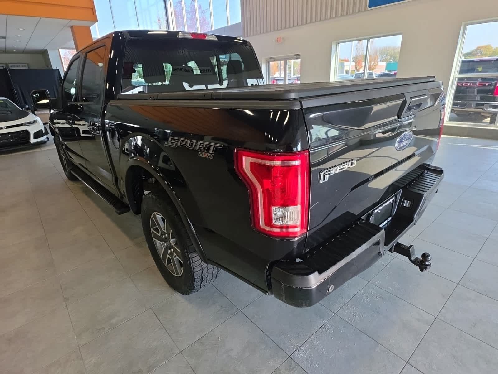 Used 2017 Ford F150 XLT w/ Equipment Group 302A Luxury AWD/4WD image 9