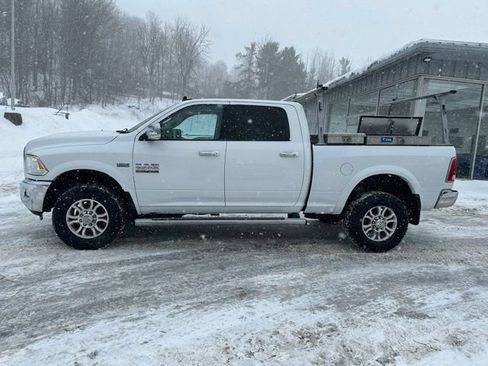 Used 2018 RAM 2500 Laramie AWD/4WD image 3