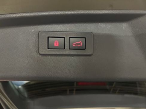 Certified 2025 Subaru Outback Onyx Edition AWD/4WD image 64