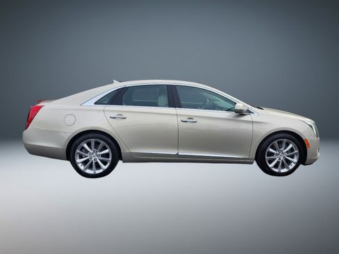 Used 2014 Cadillac XTS Luxury w/ Driver Awareness Package image 2