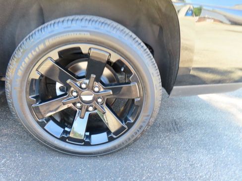 Used 2018 Cadillac Escalade Premium Luxury RWD image 14