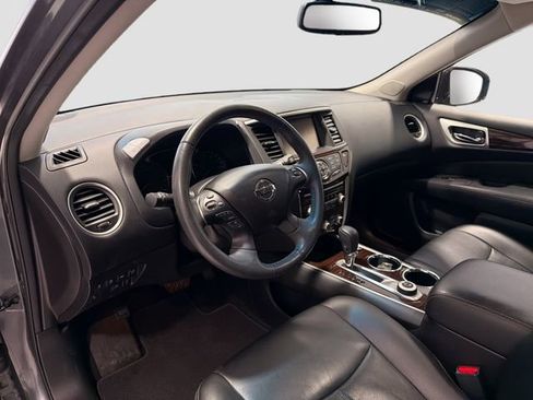 Used 2015 Nissan Pathfinder Platinum image 9