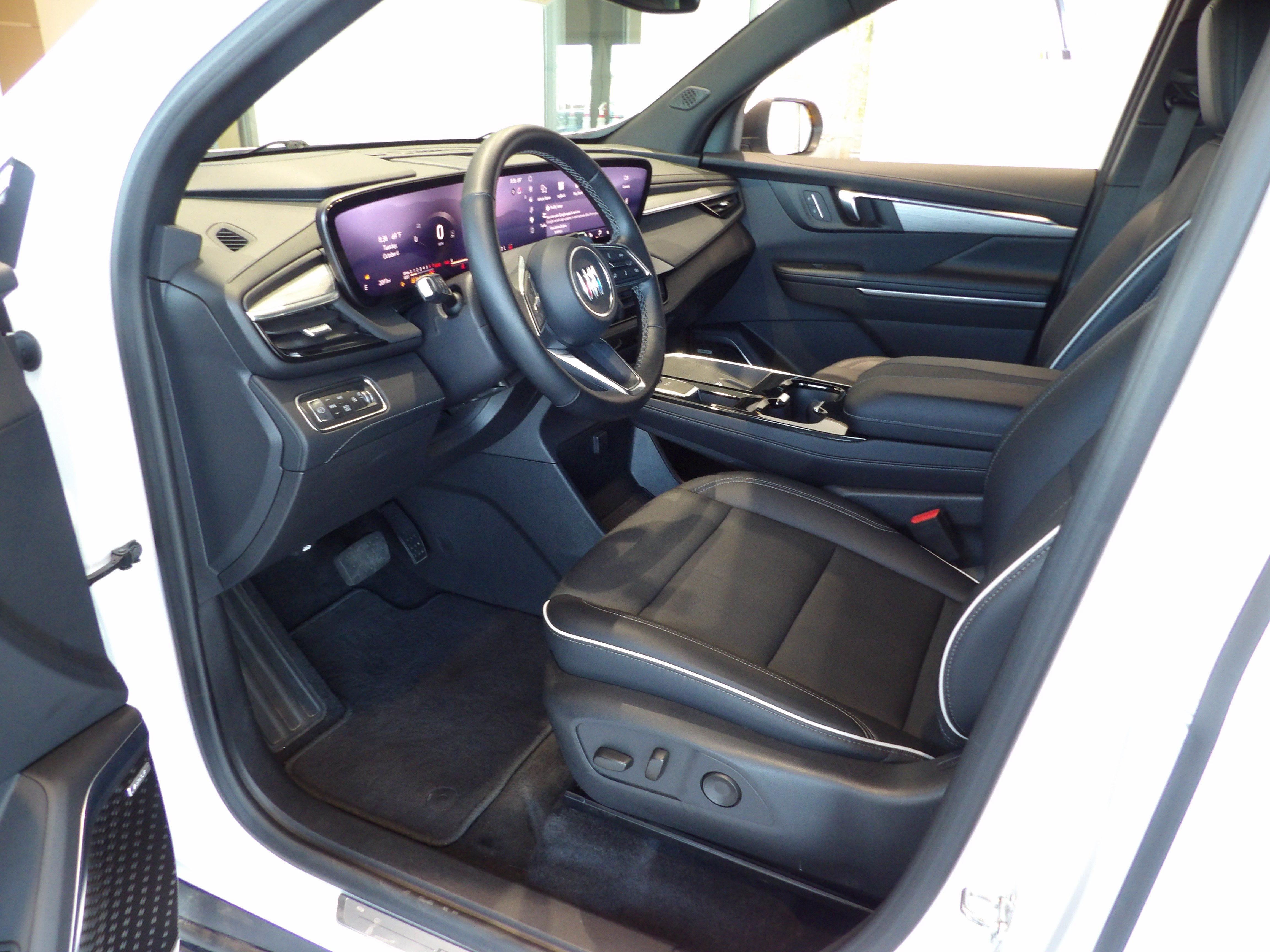 Used 2026 Buick Enclave Preferred AWD/4WD image 10