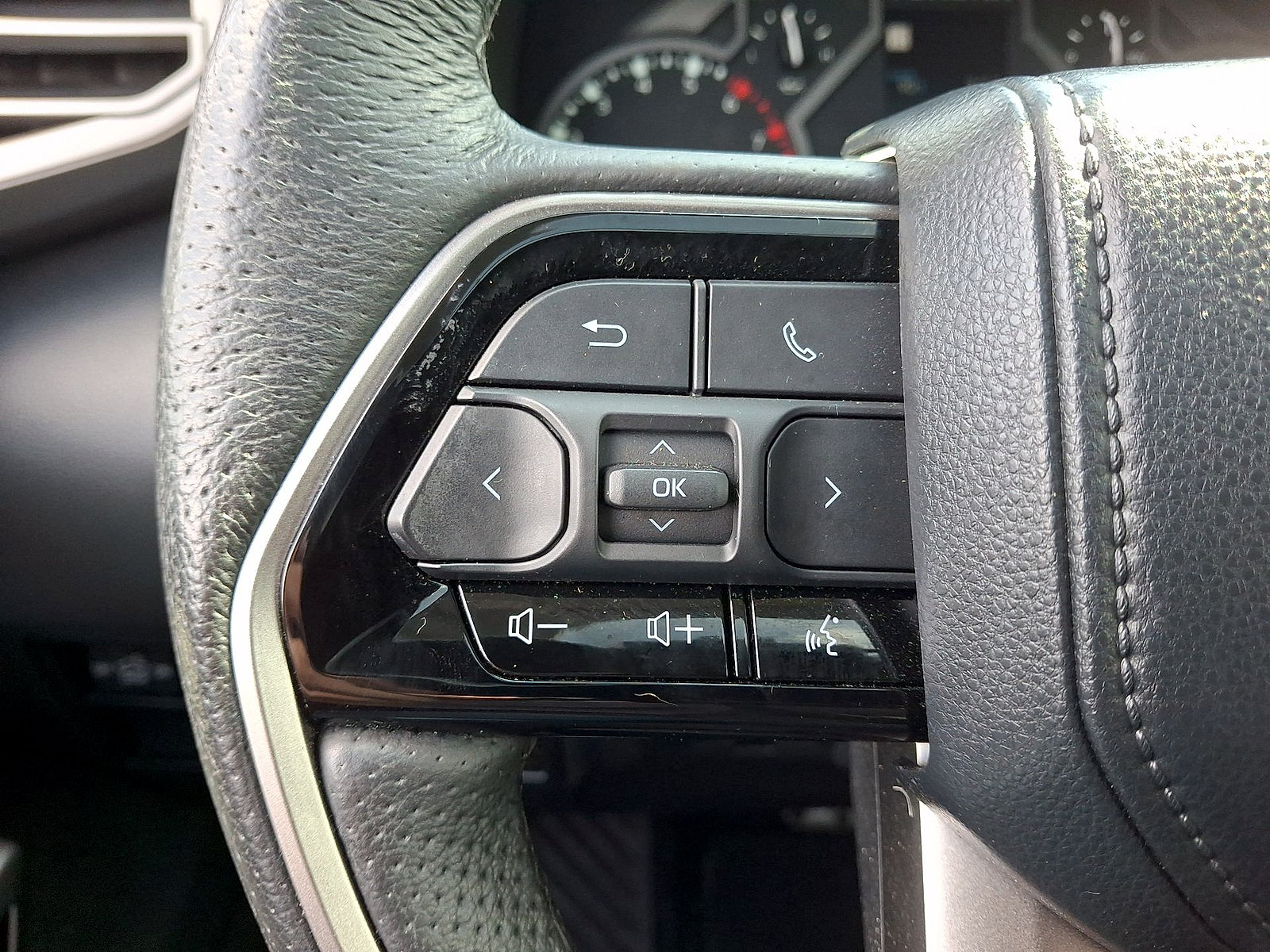 Used 2023 Toyota Tundra Limited w/ TRD Off-Road Package AWD/4WD image 17
