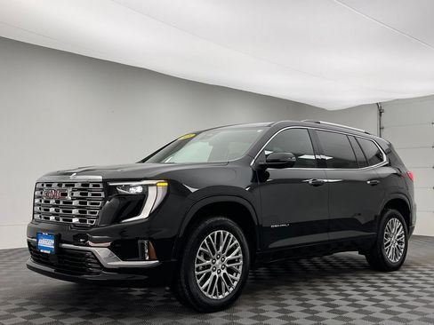 Used 2025 GMC Acadia Denali w/ LPO, All-Weather Package AWD/4WD image 2