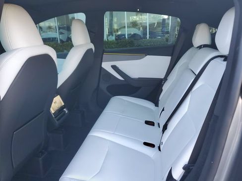 Used 2026 Tesla Model Y 2WD image 8