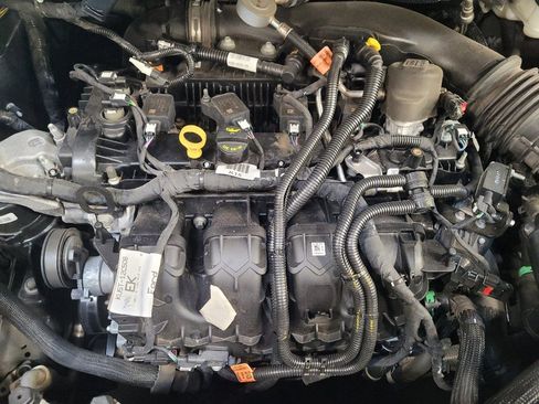 Used 2021 Ford Edge SE FWD image 30