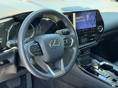 Used 2023 Lexus NX 250 FWD image 23