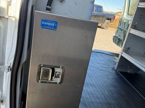 Used 2014 Chevrolet Express 2500 image 15