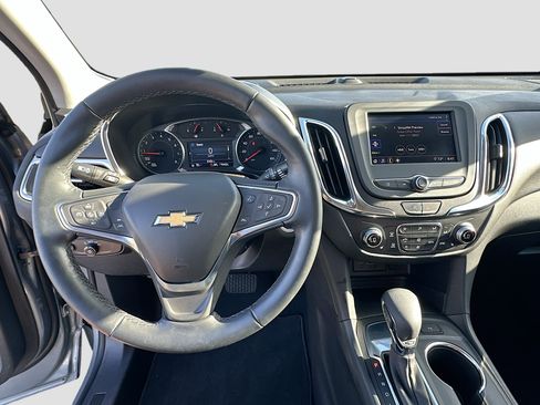 Used 2024 Chevrolet Equinox LT FWD image 11