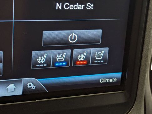 Used 2016 Ford F250 Lariat w/ Chrome Package image 28