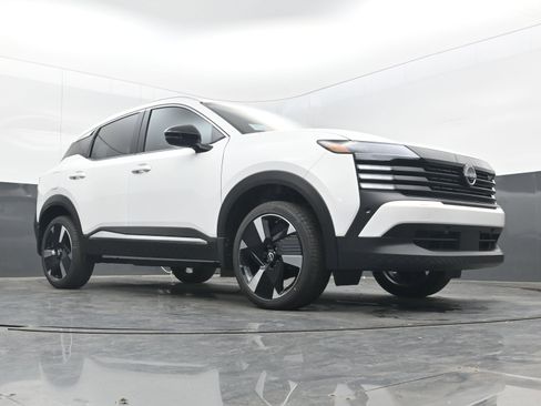 New 2026 Nissan Kicks SR w/ SR Premium Package image 23