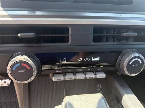 Used 2025 Toyota Tacoma TRD Sport AWD/4WD image 15