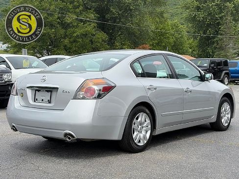 Used 2011 Nissan Altima 2.5 S FWD image 6