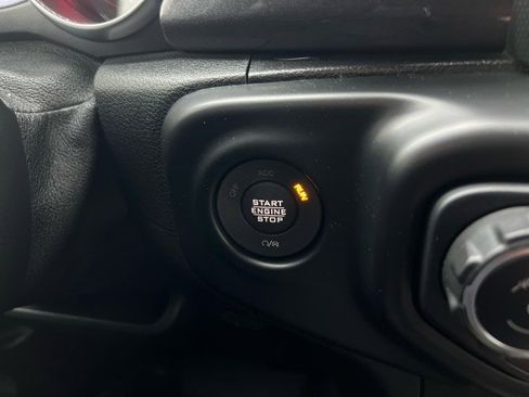 Used 2021 Jeep Wrangler Unlimited Rubicon w/ Dual Top Group image 14