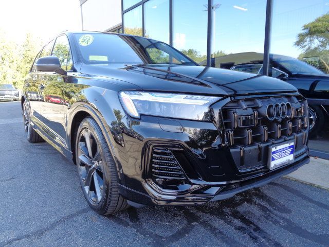 Used 2025 Audi Q7 3.0T Prestige w/ Prestige Package AWD/4WD image 3