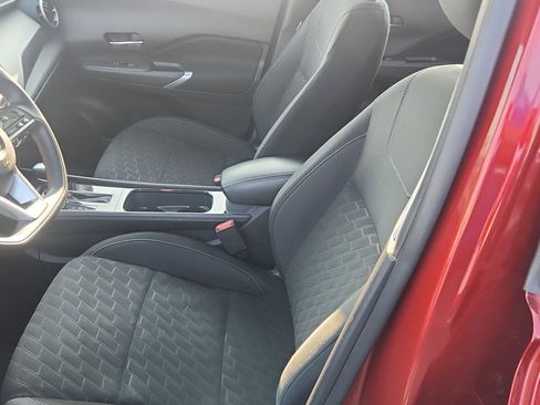Used 2023 Nissan Kicks SV FWD image 9