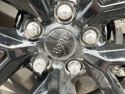 Used 2022 Jeep Gladiator Sport AWD/4WD image 12