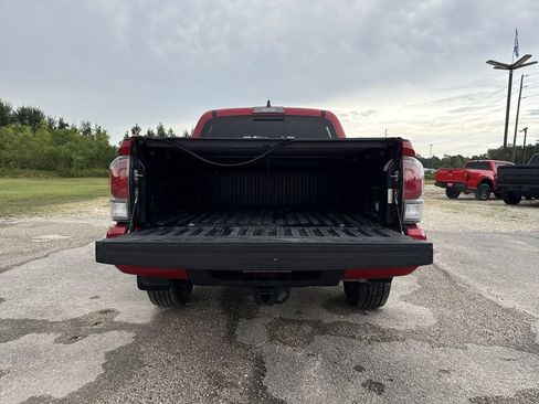 Used 2022 Toyota Tacoma TRD Sport w/ Technology Package RWD image 23