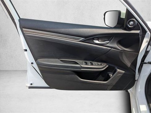 Used 2019 Honda Civic Touring image 23