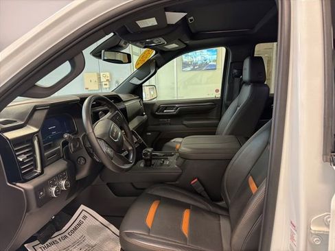 Used 2025 GMC Sierra 1500 AT4 w/ AT4 Premium Package AWD/4WD image 16