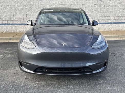 Used 2021 Tesla Model Y Long Range image 2