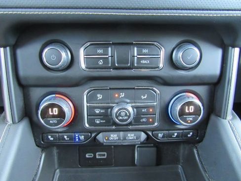 Used 2024 Chevrolet Tahoe Premier image 54